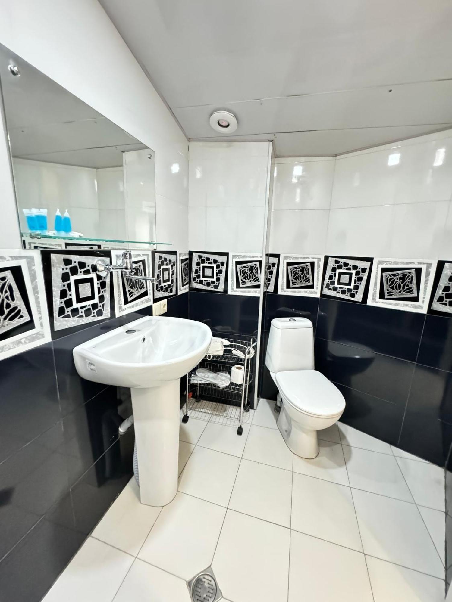 Tbilisi Center Hotel מראה חיצוני תמונה