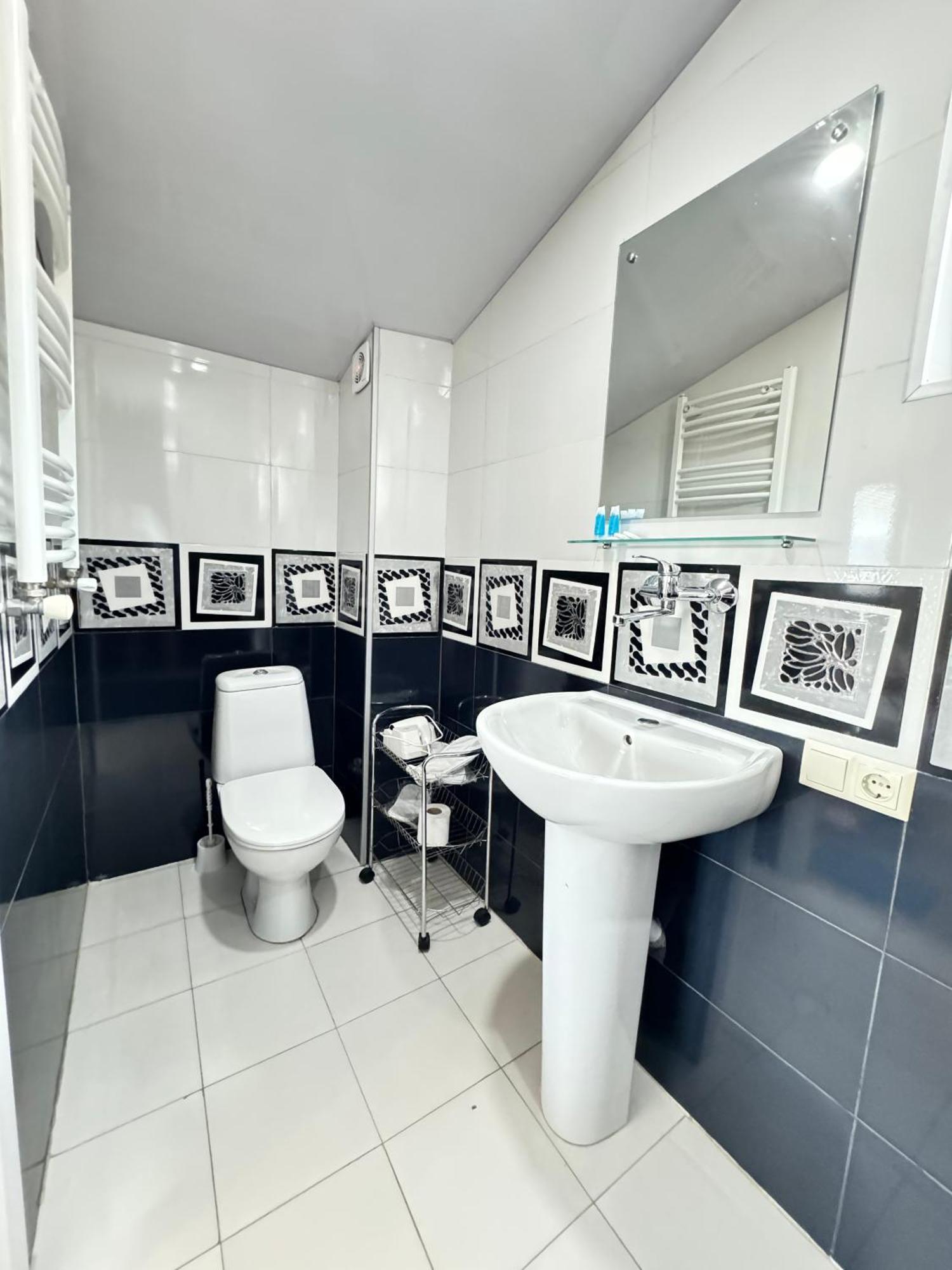 Tbilisi Center Hotel מראה חיצוני תמונה